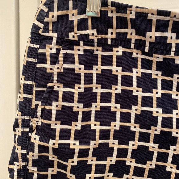 Ann Taylor women shorts in blue geometric design, - Picture 4 of 8